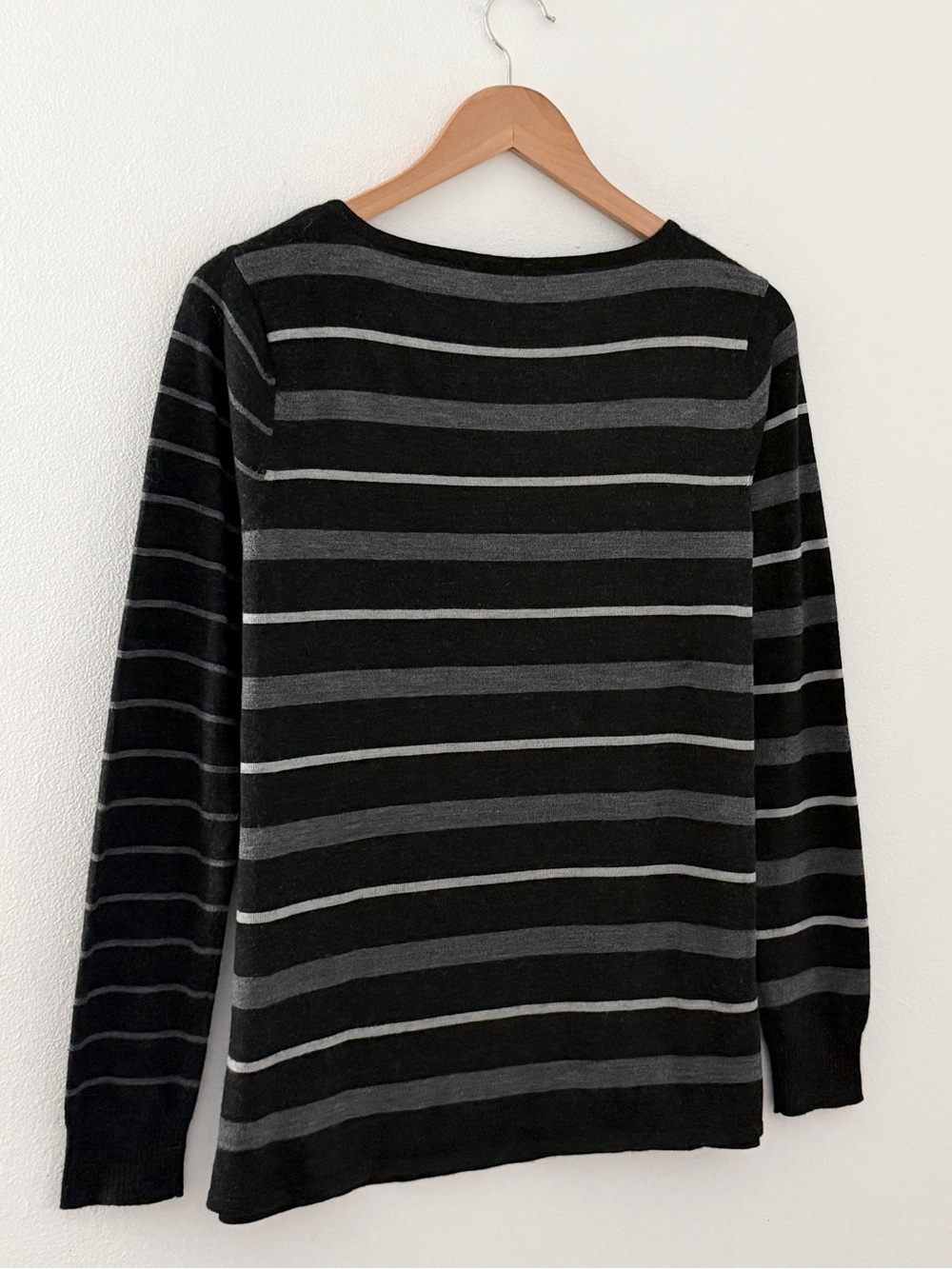Smartwool Merino Wool Sweater Black Gray Striped V-Neck Base Layer Womens Large - Picture 4 of 8